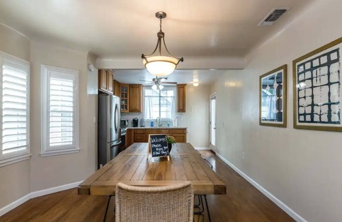 Roosevelt House | Fresno House | Free Disney+ | 2 miles to Airport