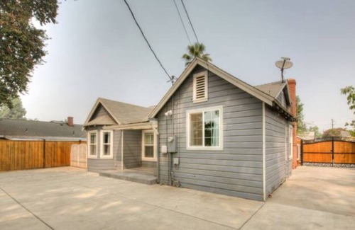 Roosevelt House | Fresno House | Free Disney+ | 2 miles to Airport