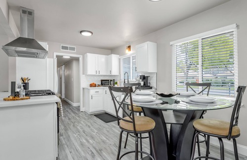 Raisin House | Fresno House Pool Foosball 2 Car Garage 5 Bed/3 Bath