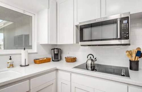 Raisin House | Fresno House, Sleep No. Beds, BBQ, Fire Pit, 4 Bed: 2 Bath
