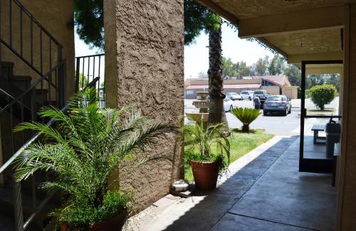 Raisin Hotel | Fresno Inn