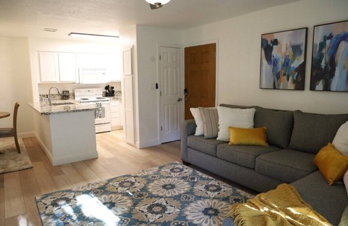 Downtown Condo | Fresno's Melrose Place - Close to CRMC Fresno