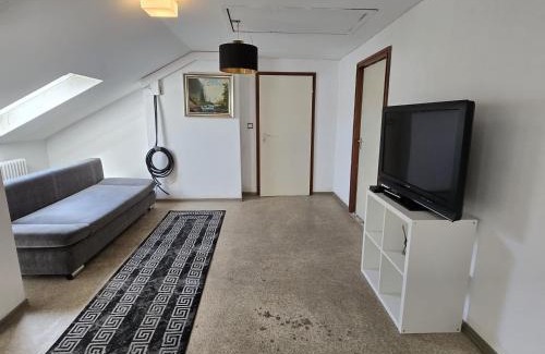 Misburg - Nord House | Freundliches Privatzimmer mit Gemeinschaftsküche und Gemeinschaftsbad