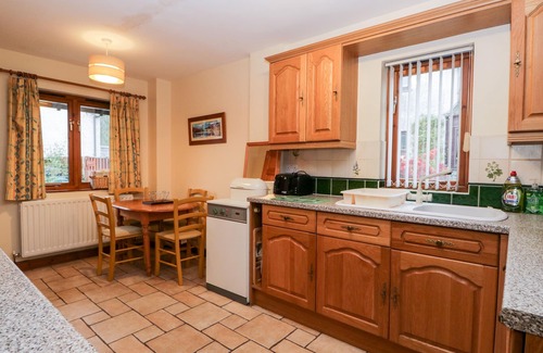 Backbarrow Cottage | FRIARS FOLD, pet friendly, character holiday cottage in Newby Bridge