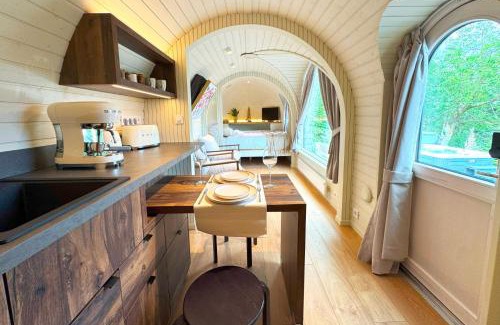Comarnic Other | Friday Inn Igloo - Intimitate, Jacuzzi, Natura, Priveliste & Iaz - Escapadă romantică premium la o oră de Bucuresti - Eco Friendly Micro-Resort