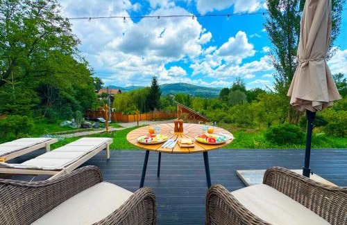 Comarnic Other | Friday Inn Igloo - Intimitate, Jacuzzi, Natura, Priveliste & Iaz - Escapadă romantică premium la o oră de Bucuresti - Eco Friendly Micro-Resort