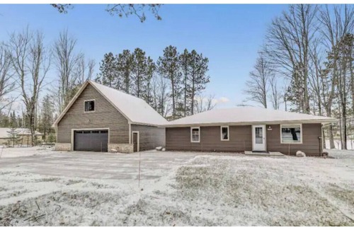 Townsend House | Friend and Family Lake house - Sleeps 16+
