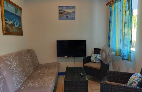 Douville Cottage | Friendly cottage in tropical garden