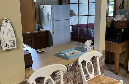 Sister Lakes Cottage | Friendly lakefront cottage