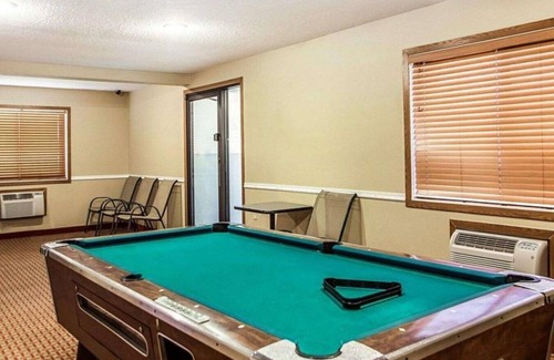 Quad Cities House | Friendly service coupled with value accommodations in Davenport !