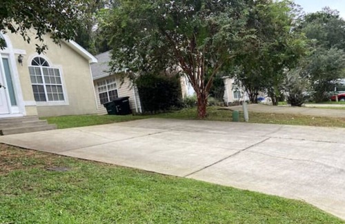 Tallahassee House | Friends and Family Welcome