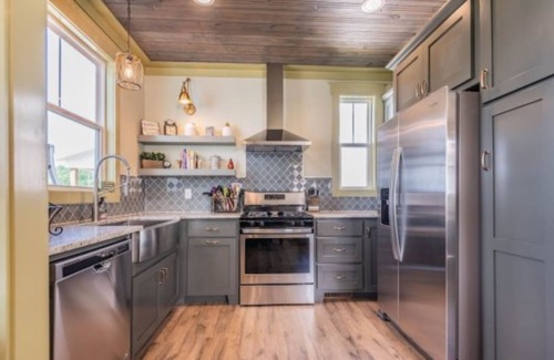 Guntersville House | Friends Gather Here at River Rocks Plantation
