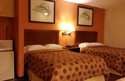 Foxboro House | Friends Hideaway! 4 Spacious Units Close to Patriot Place, FREE Breakfast!