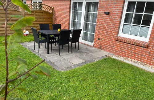 Neßmersiel Apartment | Friesenbude Neßmersiel Renov. EG Wohnung mit Garten & Terrasse Inkl. Bettwäsche