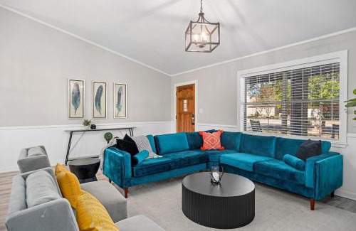 Fredericksburg House | Fritztown's Finest - Hot Tub Fire Pit & Sleeps 10
