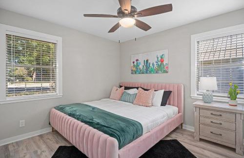 Fredericksburg House | Fritztown's Finest - Hot Tub Fire Pit & Sleeps 10