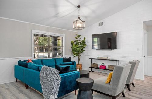 Fredericksburg House | Fritztown's Finest - Hot Tub Fire Pit & Sleeps 10
