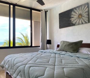 Zona Hotelera Apartment | Front beach private room with shared bathroom