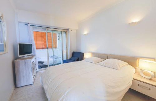 Juan-les-Pins Apartment | Front de Mer vue panoramique PARKING SECURISE