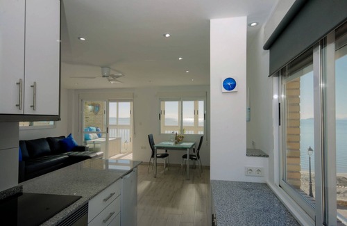 Los Alcazares Apartment | Front line beach apartment, with amazing views accross the Mar Menor