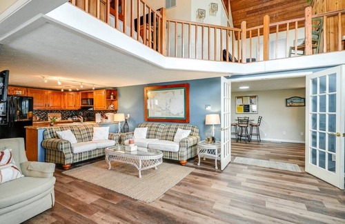 Huron House | Front Porch & Balcony overlooking Park/Lake Erie! Cedar Point, Fishing & Beach!