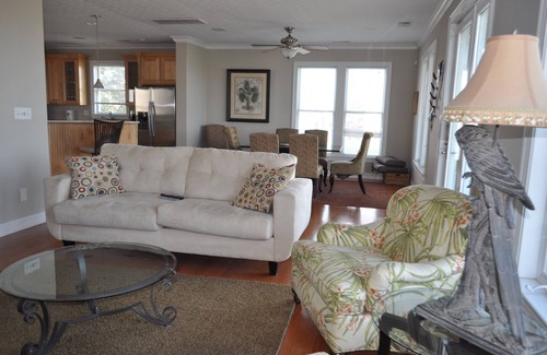 Willoughby Spit House | Front Row Ocean View! 6 Beds! 5 Decks, 4 Baths! Rec Room, Kayaks! Go Coastal!
