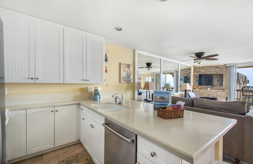 Oceanside Condo | Front Row Ocean View. Studio, Luxury Remodel. E210 North Coast Village