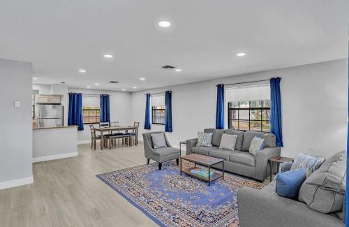 Hendricks and Venice Isles House | Front unit A Charming 2 Bedroom las Olas apt