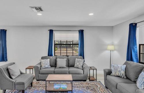 Hendricks and Venice Isles House | Front unit A Charming 2 Bedroom las Olas apt