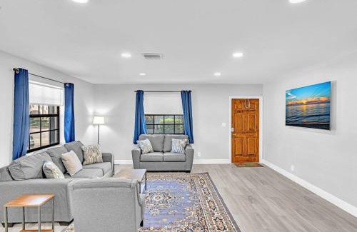 Hendricks and Venice Isles House | Front unit A Charming 2 Bedroom las Olas apt