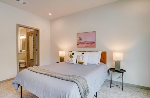 Forest Park Apartment | Frontdesk | 1 BR Apt near Birmingham Zoo