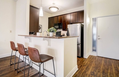 Cole-Noble District Apartment | Frontdesk | 1 BR Apt by Soldiers Monument