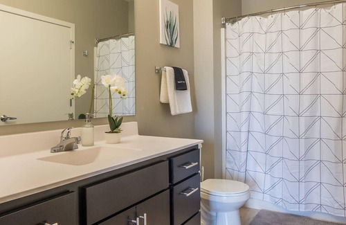 Nicollet Island Apartment | Frontdesk | 1 BR Apt near the Mississippi River