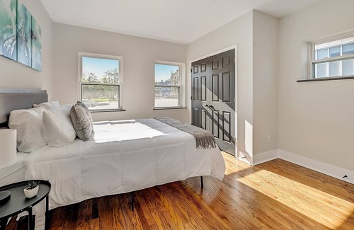 East Walnut HIlls Apartment | Frontdesk | 1 BR close to Krohn Conservatory