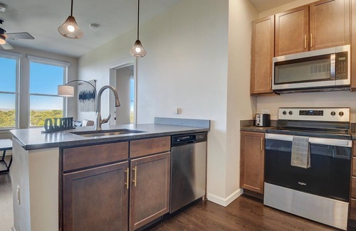 Louisville Apartment | Frontdesk | 2 BR Apt near The Speed Art Museum