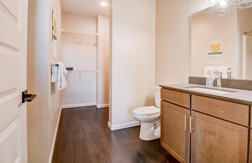 Louisville Apartment | Frontdesk | 2 BR Apt near Kentucky Kingdom