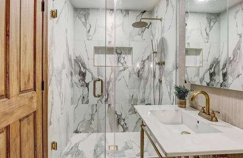 Queen Village Apartment | FRONTDESK 313 South St Apts Philadelphia