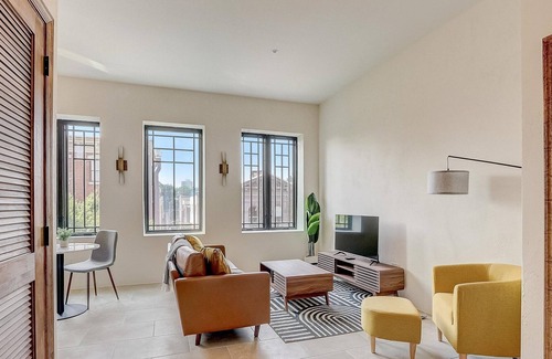Queen Village Apartment | FRONTDESK 313 South St Apts Philadelphia