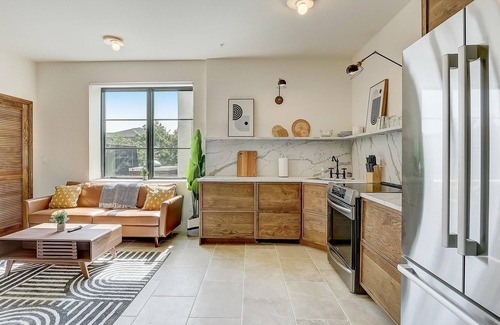 Queen Village Apartment | FRONTDESK 313 South St Apts Philadelphia