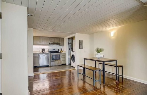 Gayborhood Apartment | Frontdesk | Bright 1 BR in Washington Square West