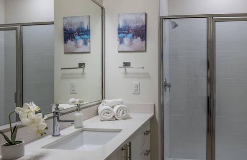 Butchertown Apartment | Frontdesk | Central 1BR Apt w/ Parking