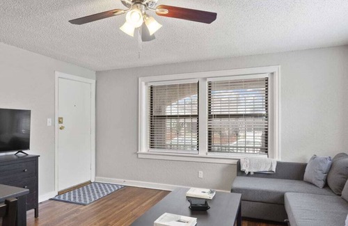 South Hyde Park Apartment | Frontdesk | Cozy 1 BR Apt near the Jazz District