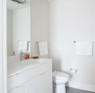 Lakeview Apartment | FRONTDESK Cozy Studio Apt in Wrigleyville