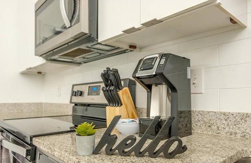 Hillsboro West End Apartment | FRONTDESK Fairfax Flats West End Nashville