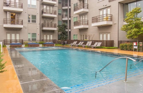 Fort Worth Cultural District Apartment | Frontdesk | Hip 1BR Near Cultural District