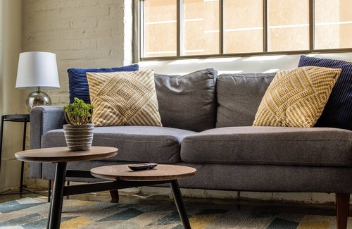Fifth Ward Apartment | FRONTDESK Maxwell Lofts Milwaukee Walker's Point