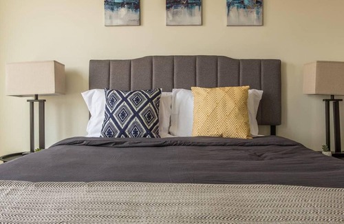 Butchertown Apartment | Frontdesk | Modern 1BR in Butchertown by River