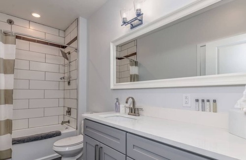 Soulard Apartment | Frontdesk | Open Studio Apt near The Gate District
