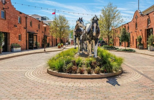 Fort Worth Apartment | FRONTDESK Southside District Apts Downtown Fort Worth