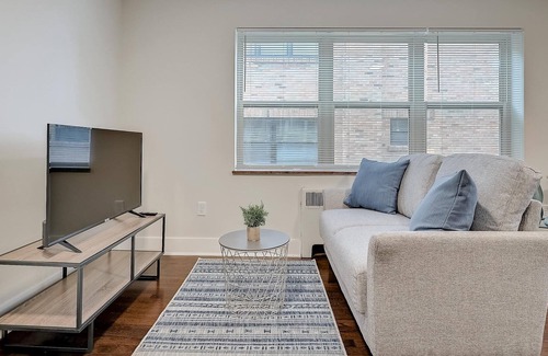 Walnut Hills Apartment | Frontdesk | Walnut Hills Studio Apt